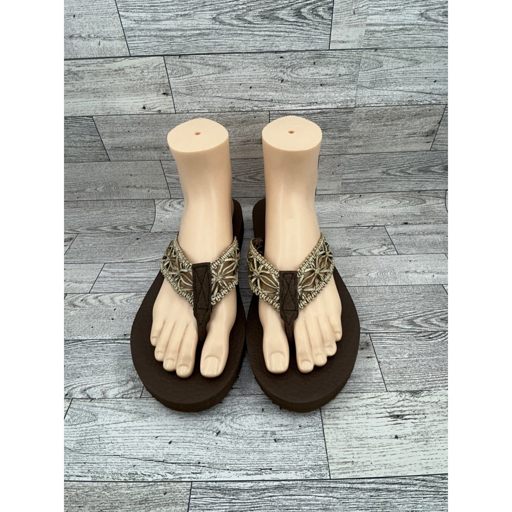 Skechers Women's Brown Thong‎ Sandals with Beaded Flower Detail - Picture 3 of 14